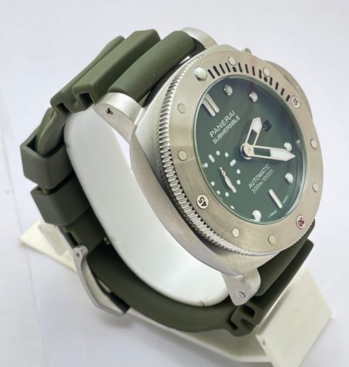 Panerai Submersible Green Rubber Strap Swiss Automatic Watch - Image 4